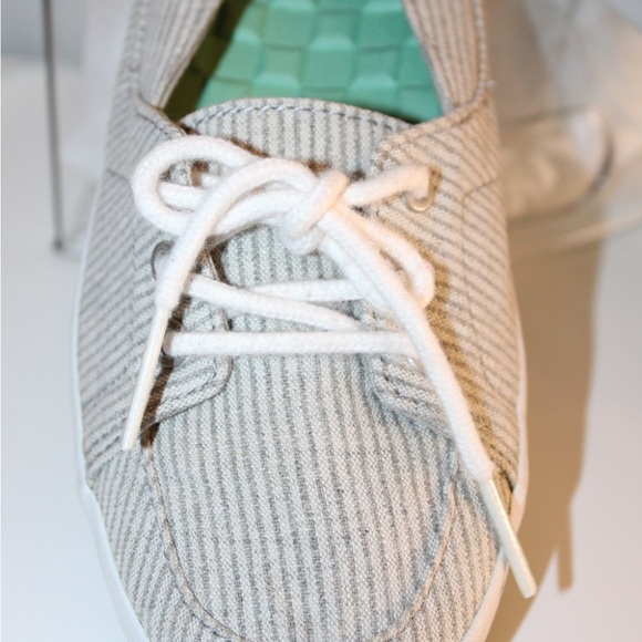 Vans Surf Siders off the wall Striped Canvas Sneakers with White Laces size 6.5 - Picture 2 of 7